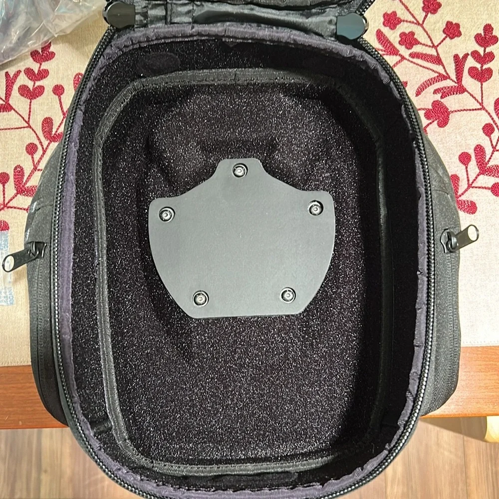 OGIO Black Carbon Fiber Tank Bag - Picture 6 of 8